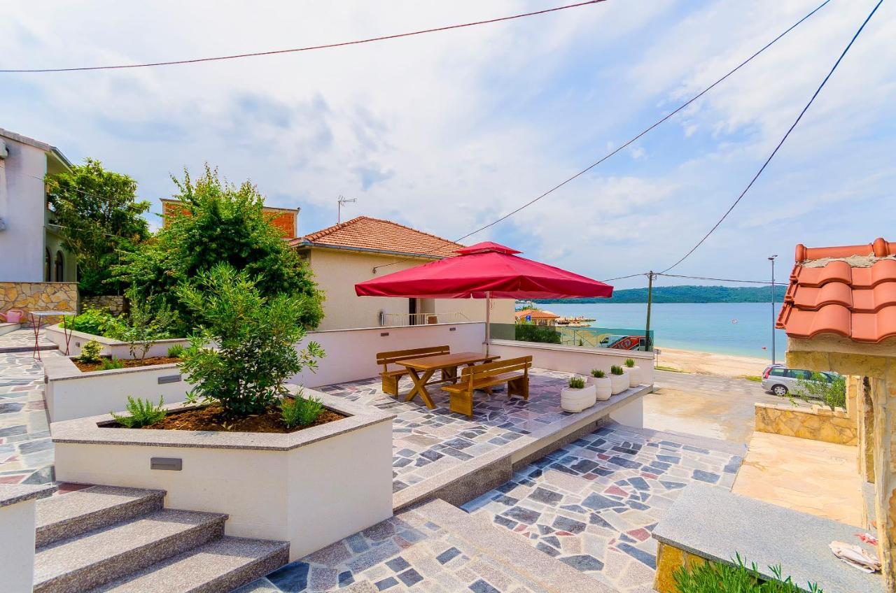 Apartments Karlo Trogir Zewnętrze zdjęcie